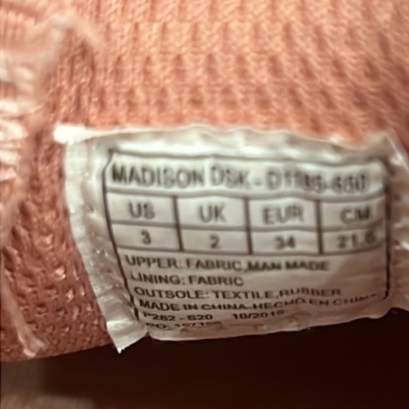 Girls size 3 Dr. Scholl’s shoes - Picture 7 of 7